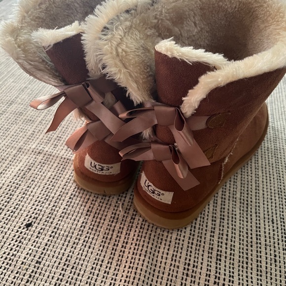 Uggs Bailey bow II -size 11 - Picture 7 of 7